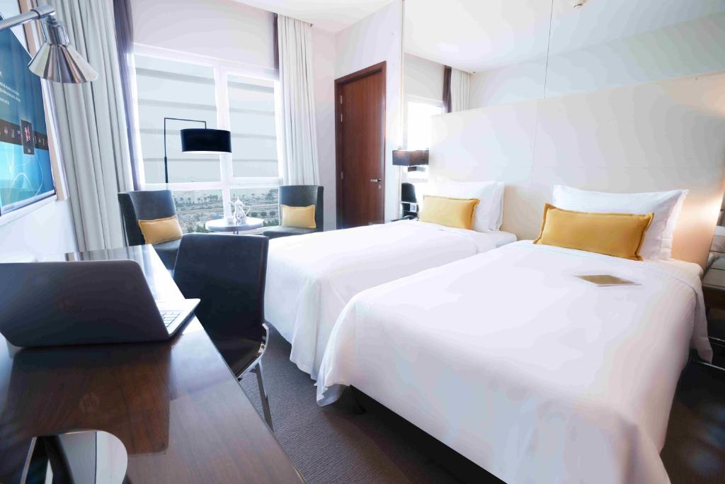 Centro, Twin Beds, Sea View