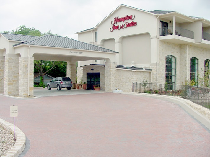 Hampton Inn & Suites Fredericksburg 33/34