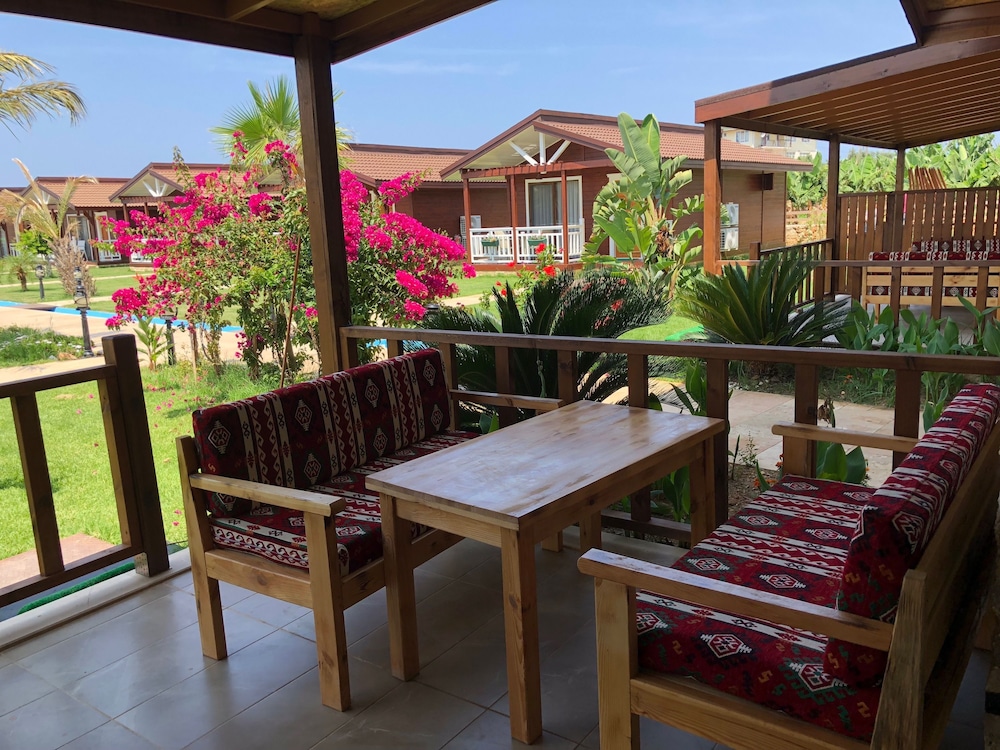 Sedir Park Bungalow Hotel 30/50