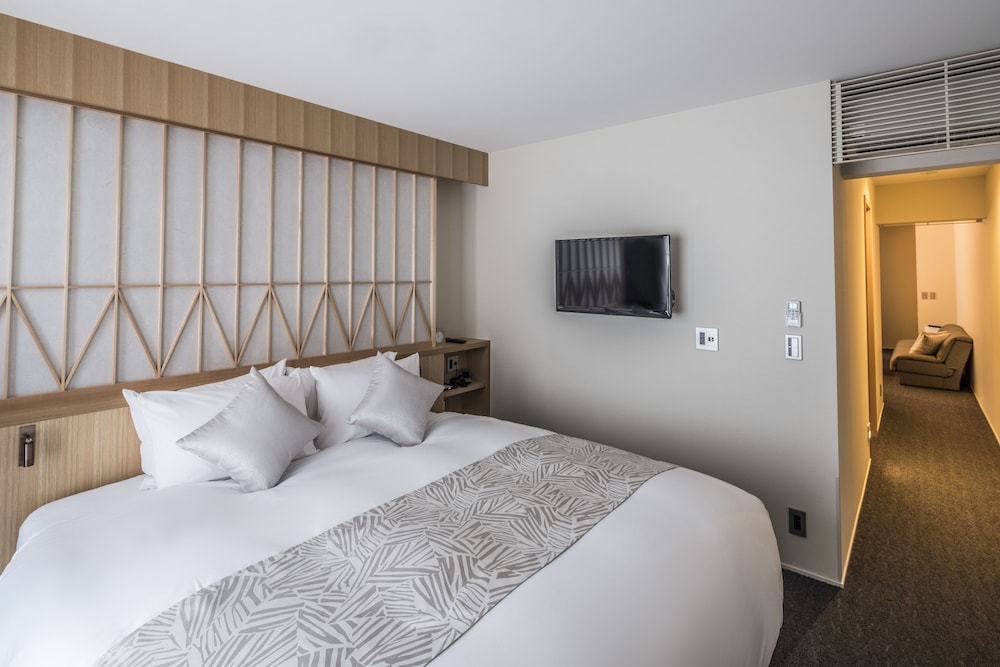 DELUXE, DOUBLE BED, LIVING AREA