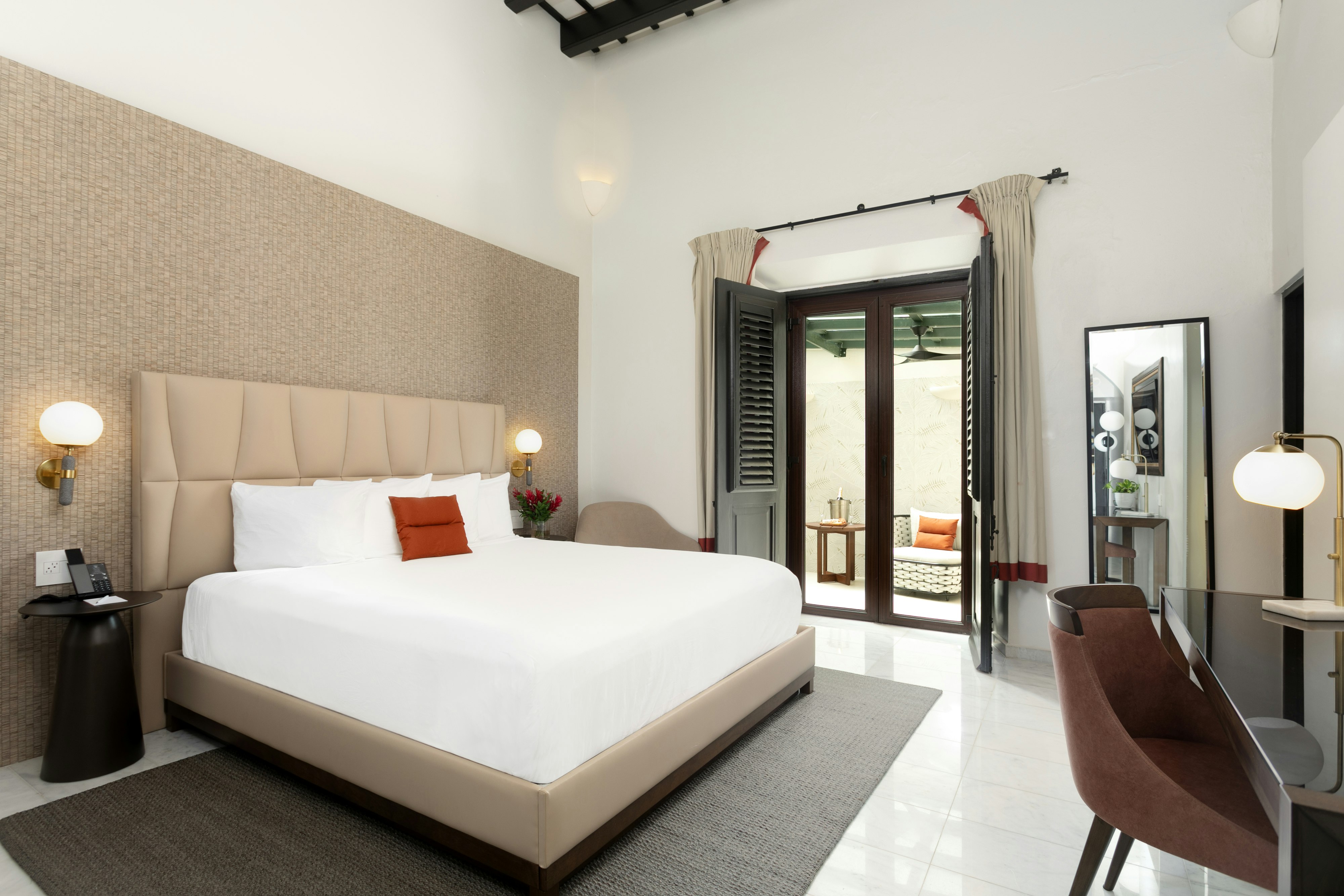 El Convento Hotel 27/75