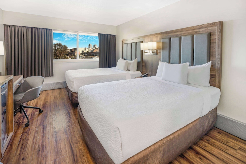 STANDARD, 2 DOUBLE BEDS, HARBOUR VIEW