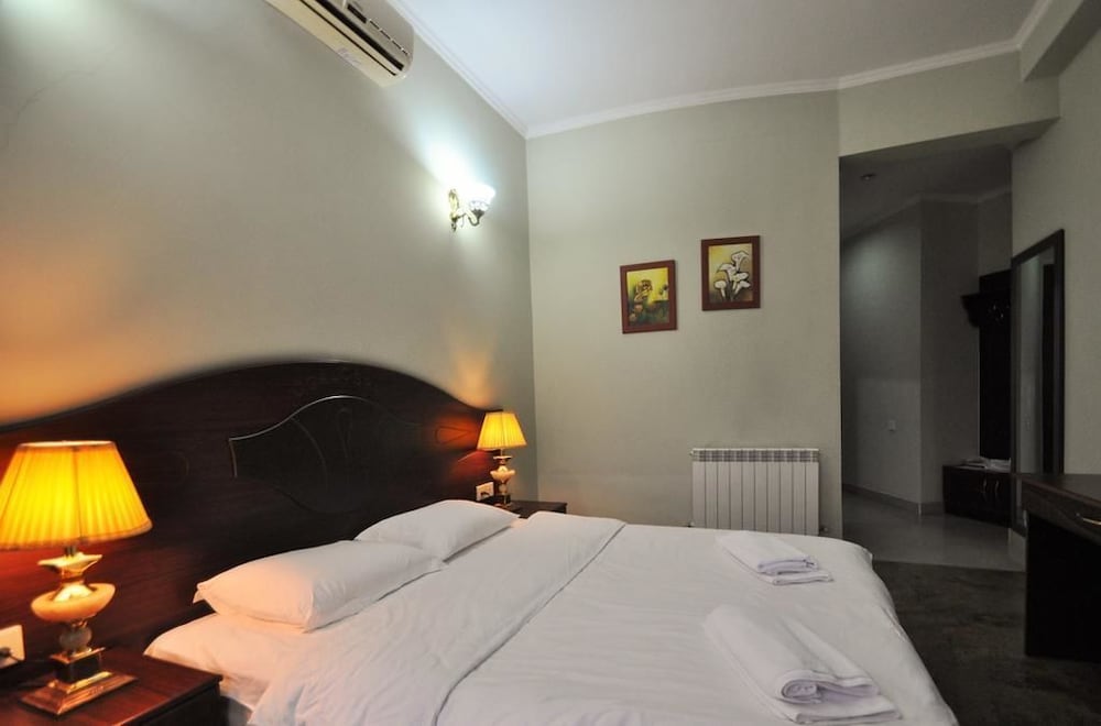 Hotel O. Galogre 23/64