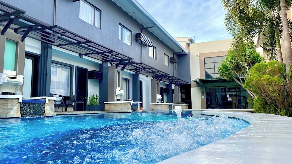Circle Inn Hotel and Suites 57/63
