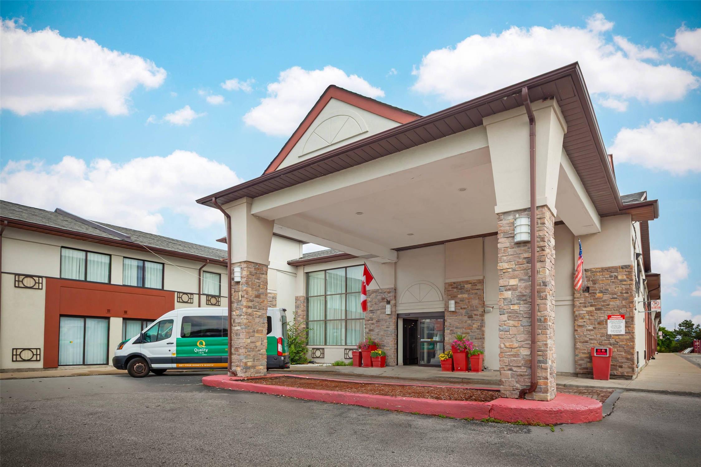 Quality Inn & Suites Mississauga 40/41