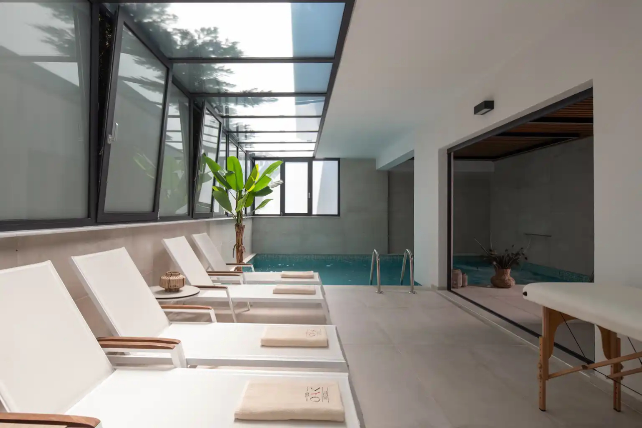 The Oak Hotel 71/101