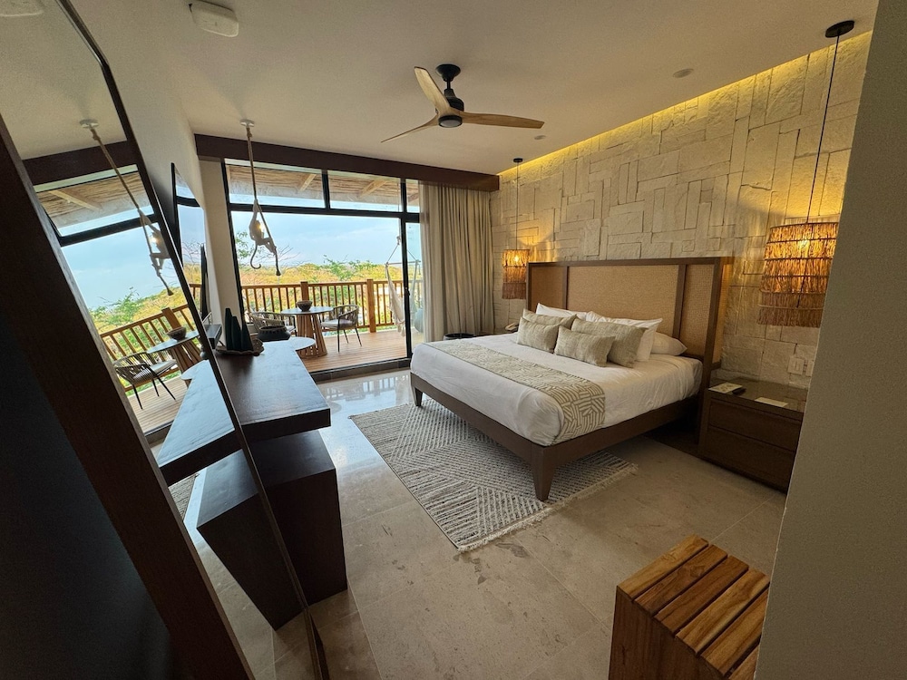 Junior Suite, King Bed, Sofa