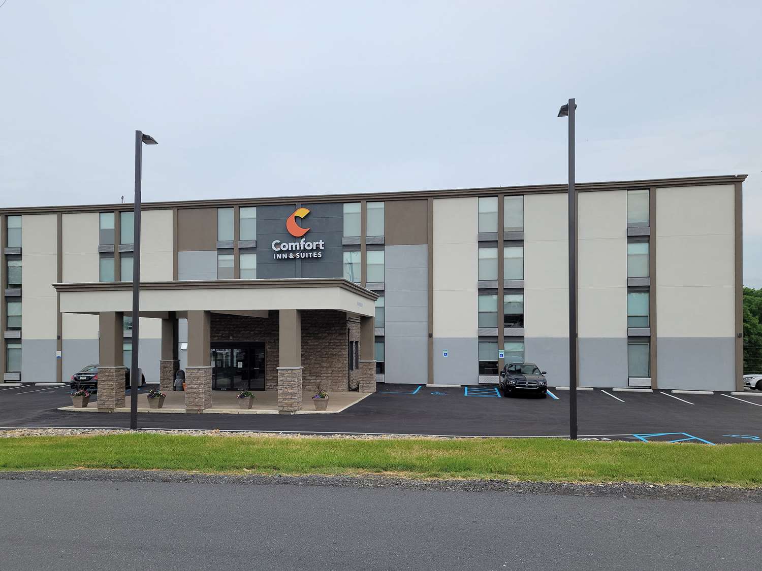 Comfort Inn & Suites Wyomissing/Reading 16/17