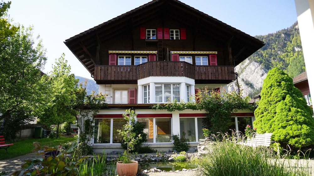 Adventure Guesthouse 3/45