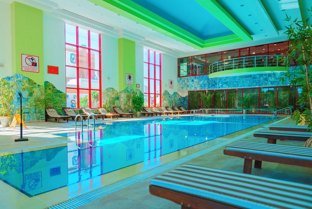 Club Hotel Sera 32/71