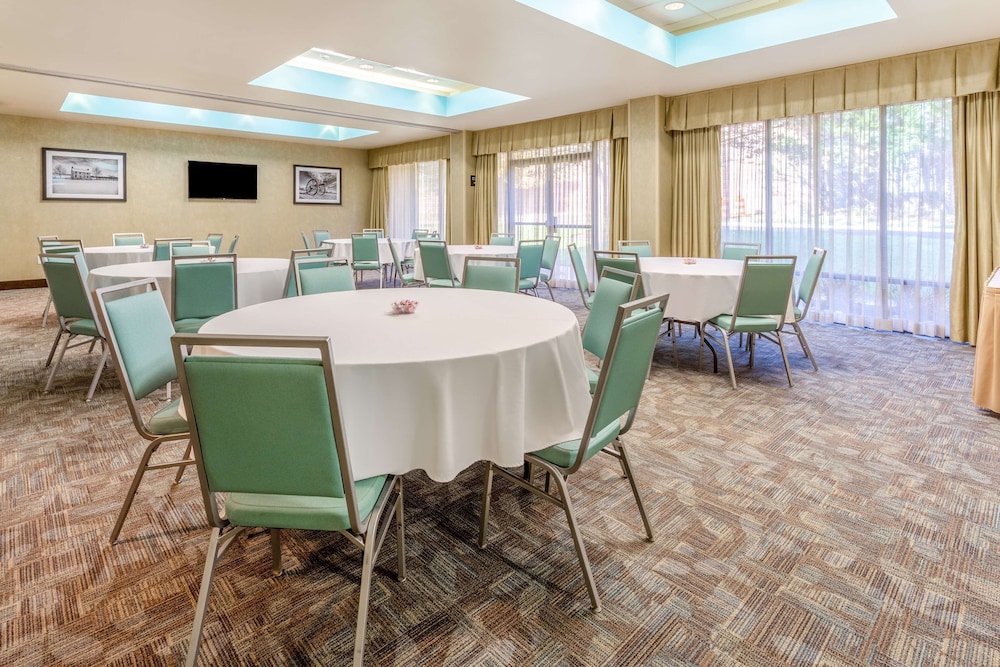 Hampton Inn Manassas 48/51