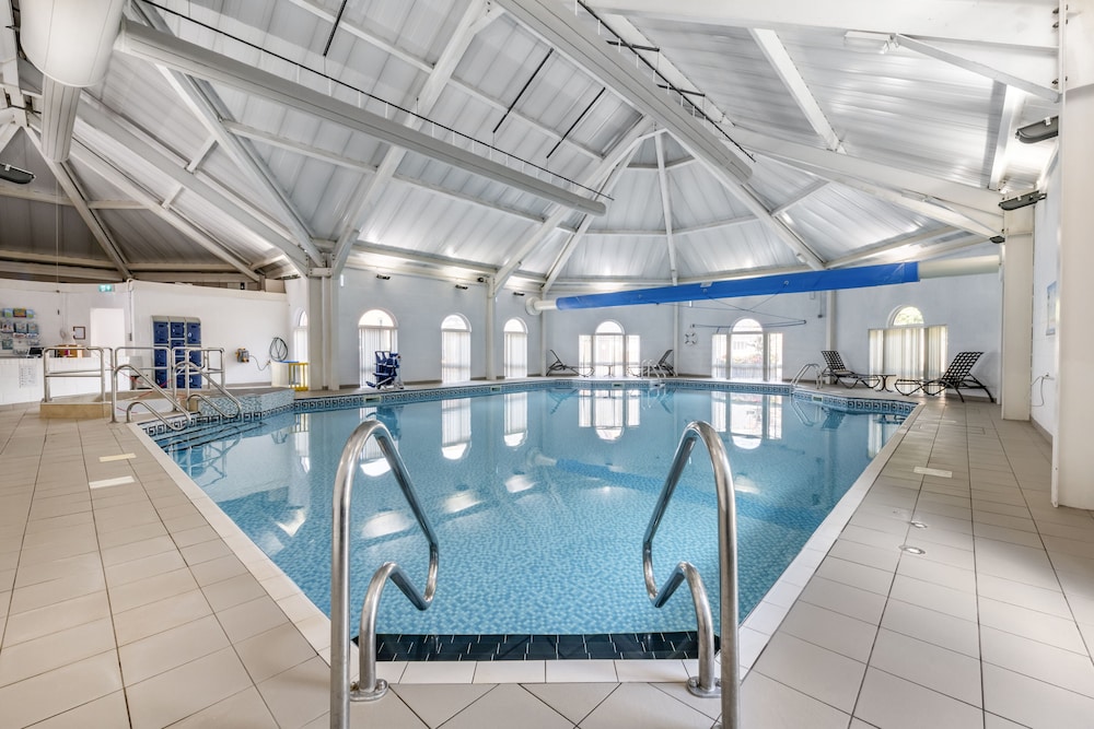 swimming pool spa