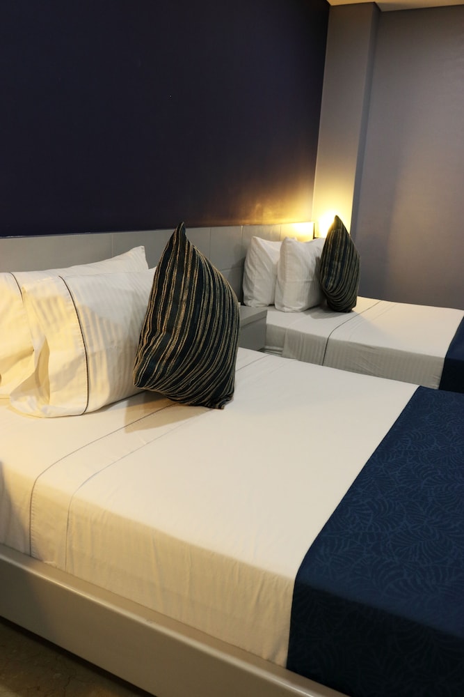 HOTEL LLERAS 10 40/63