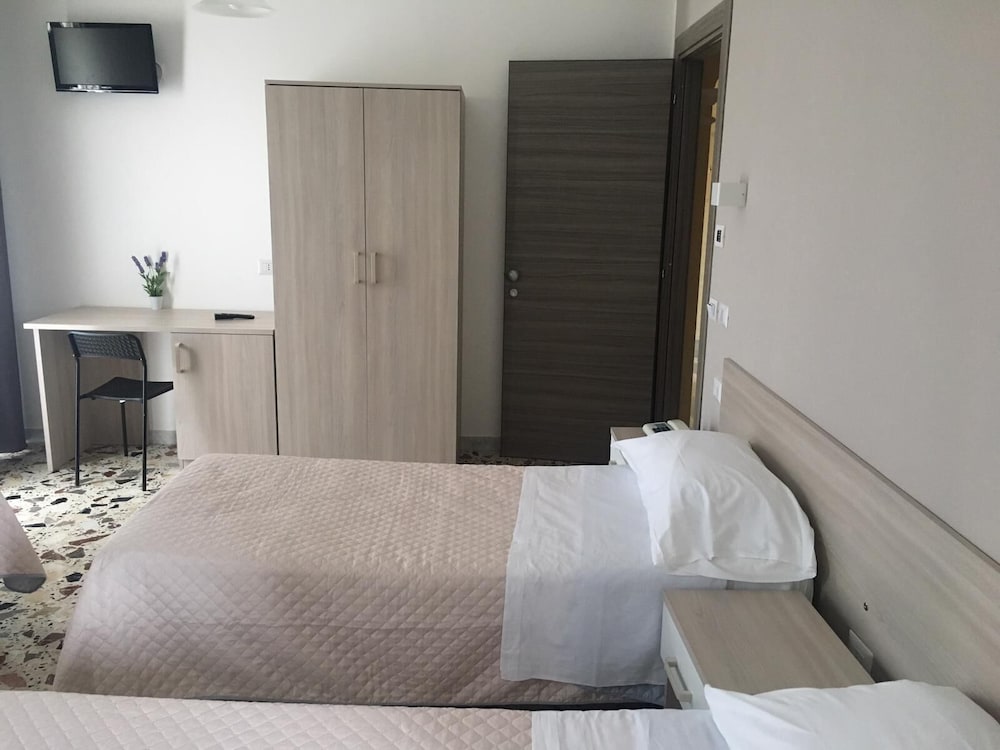 Piccolo Hotel 16/42