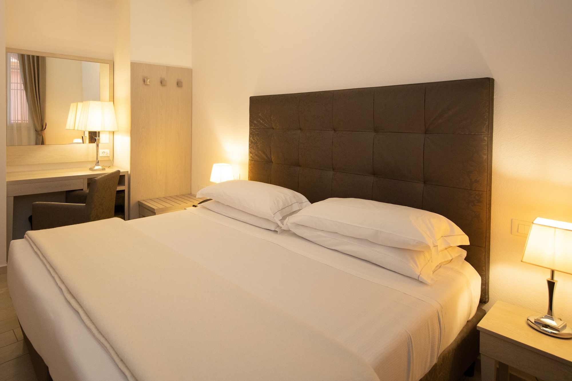 SUPERIOR, DOUBLE OR TWIN BED
