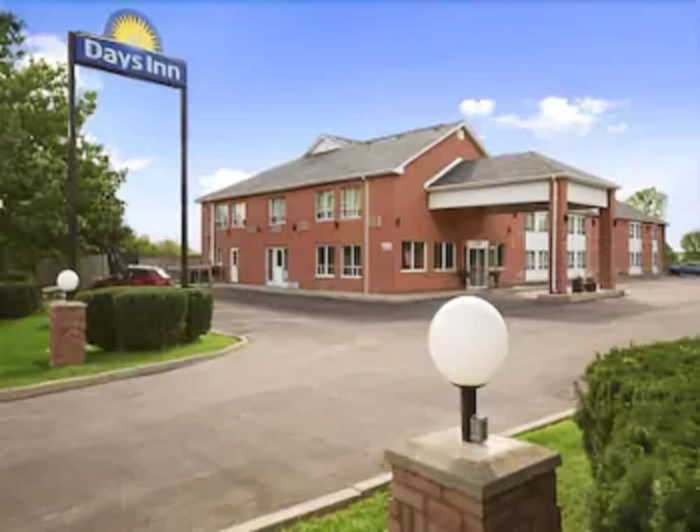 Days Inn by Wyndham Stouffville 3/28