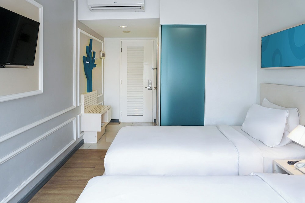 Urban, Deluxe, Twin Beds