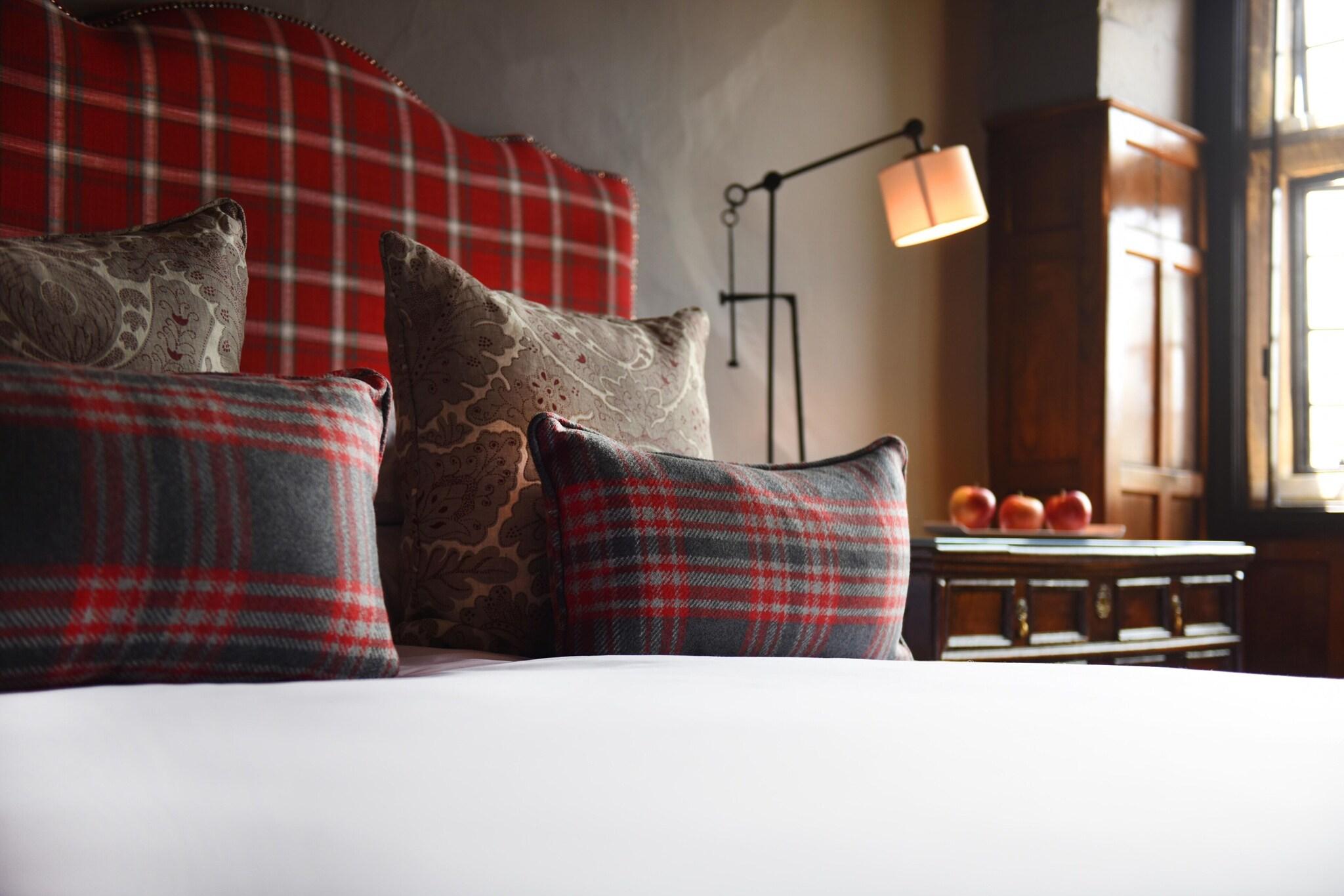 Classic, House, King Bed، The Lygon Arms 2/3