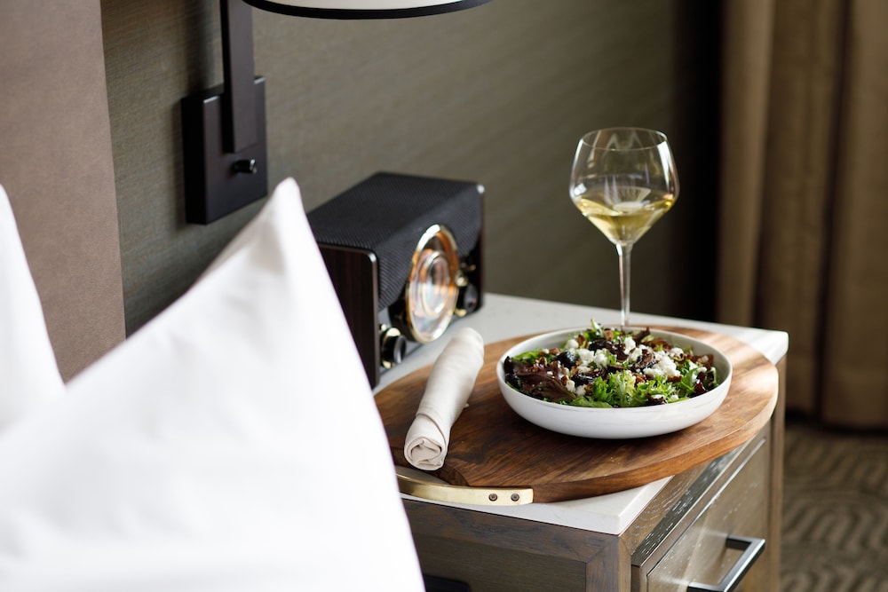 Hotel Vin Autograph Collection 25/52