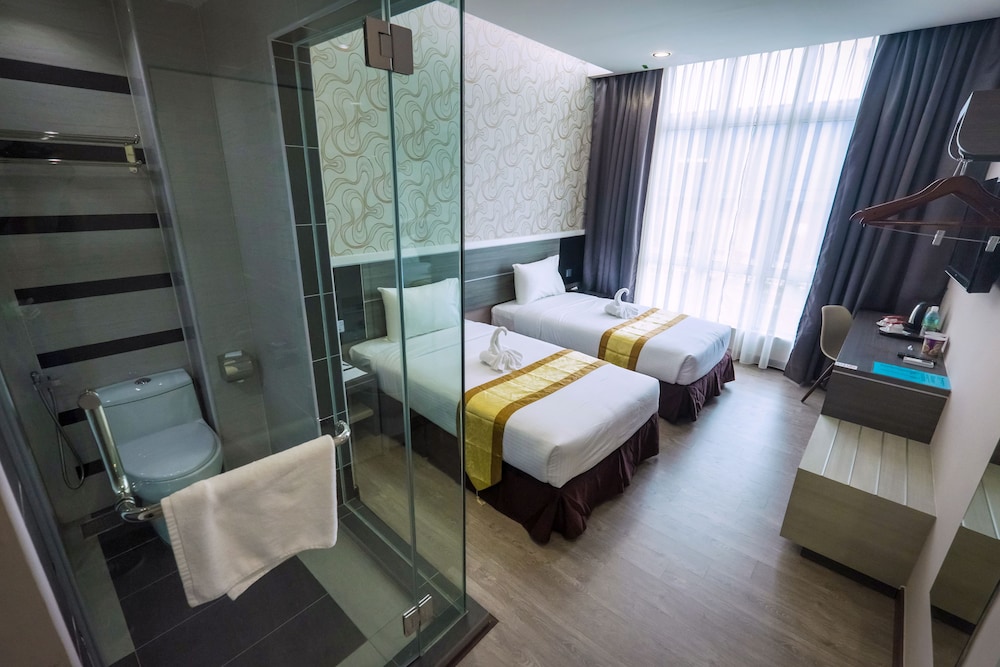 Indra Hotel 16/58