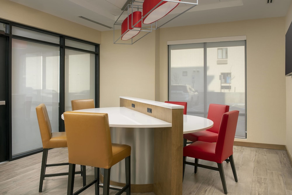 Towneplace Suites By Marriott College Park 40/43