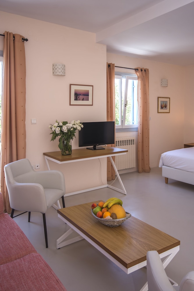 Mykonos Adonis Hotel 48/76