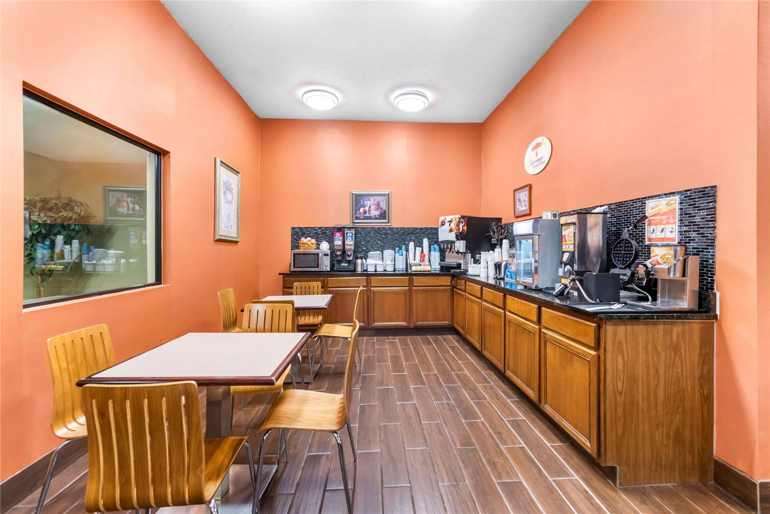 Super 8 by Wyndham Bellefontaine 24/38