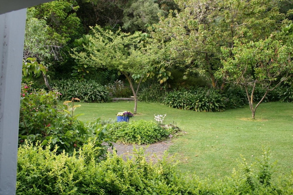 The Point Bed &amp; Breakfast 35/50