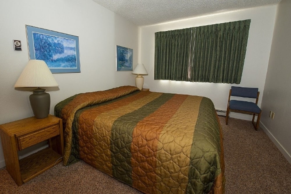 Twin Rivers Condominiums by Alderwood Colorado Management 9/47