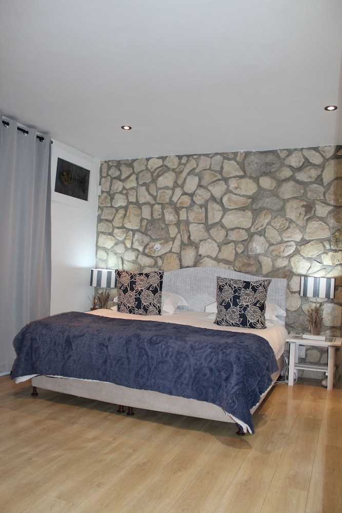 Kleinzee Oceanfront Guesthouse 10/43