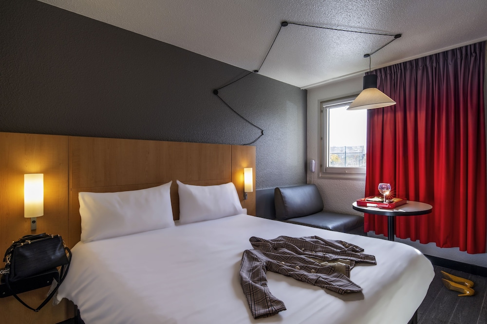 Ibis Cergy Pontoise Le Port 25/67