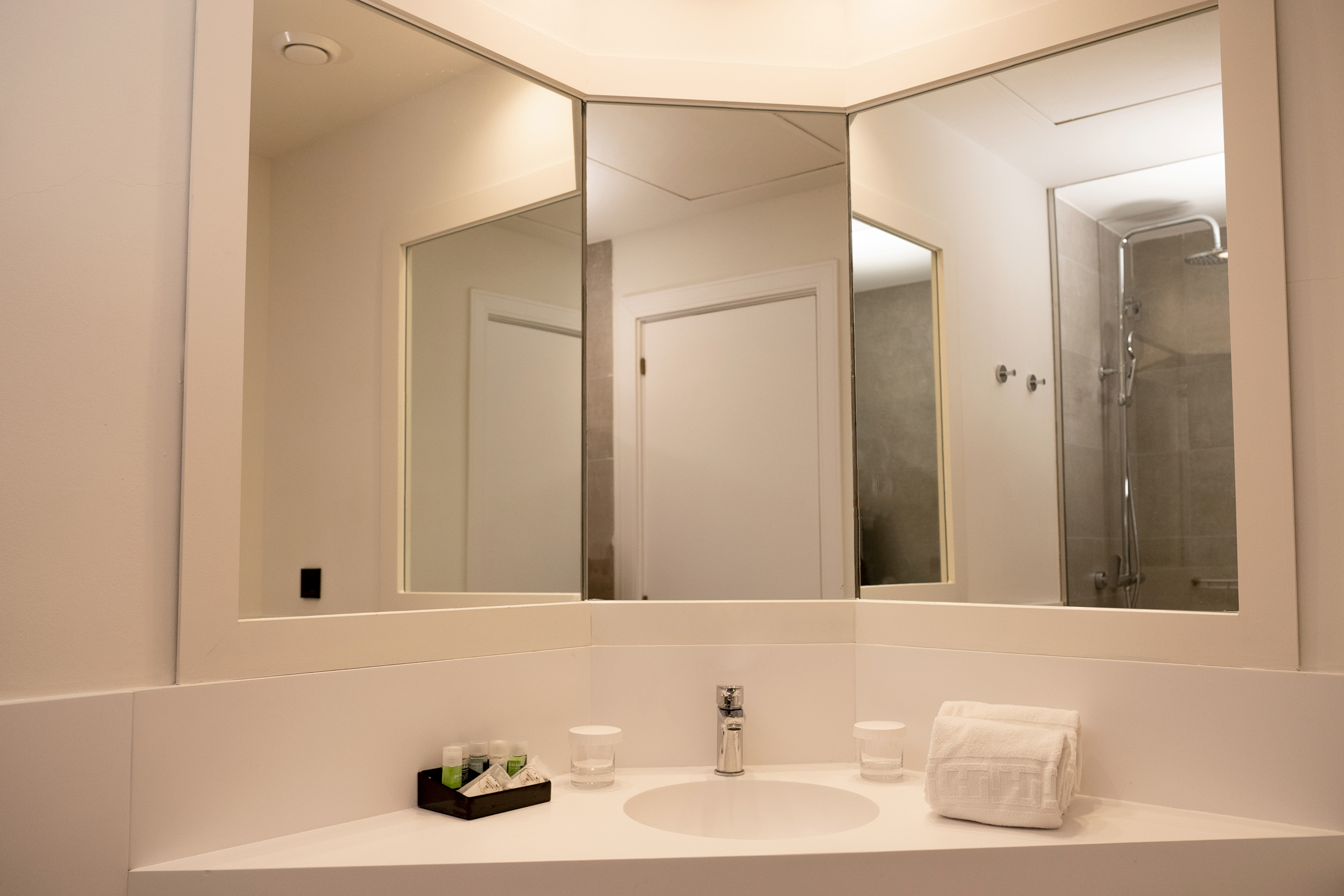 Deluxe, Side Sea View, Urh Sitges Playa Hotel 7/7