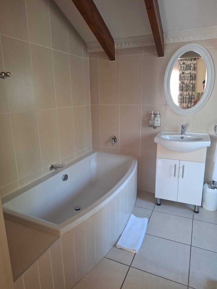 La Barune Guest House 43/45