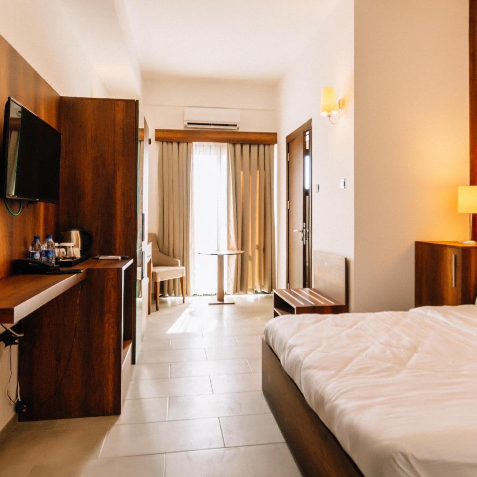 Cezars Airport Hotel 13/34