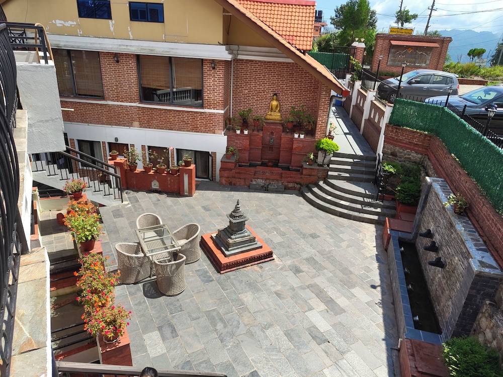 Hotel Himalayan Villa Pvt Ltd 40/50
