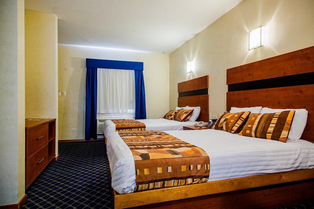 American Inn Hotel Suites Delicias 16/38
