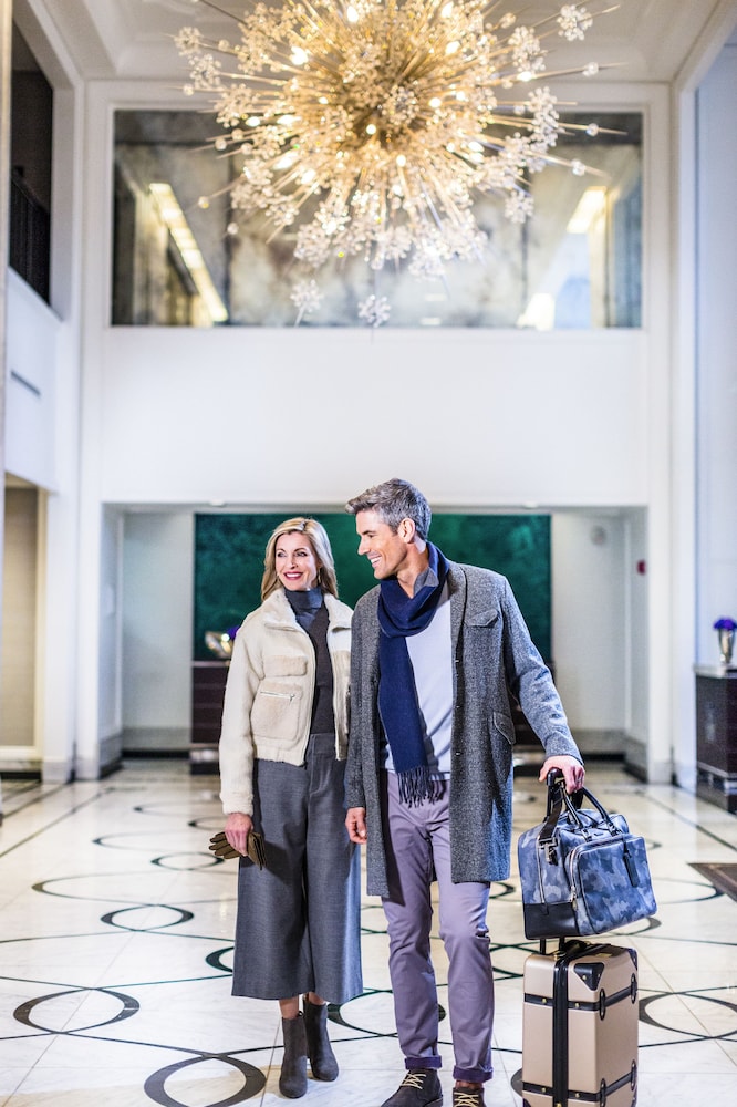 Waldorf Astoria Chicago 33/99