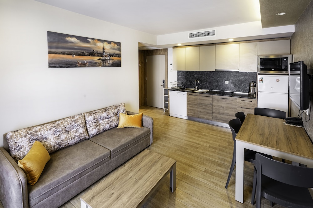 Golden World Suite Hotel 24/35