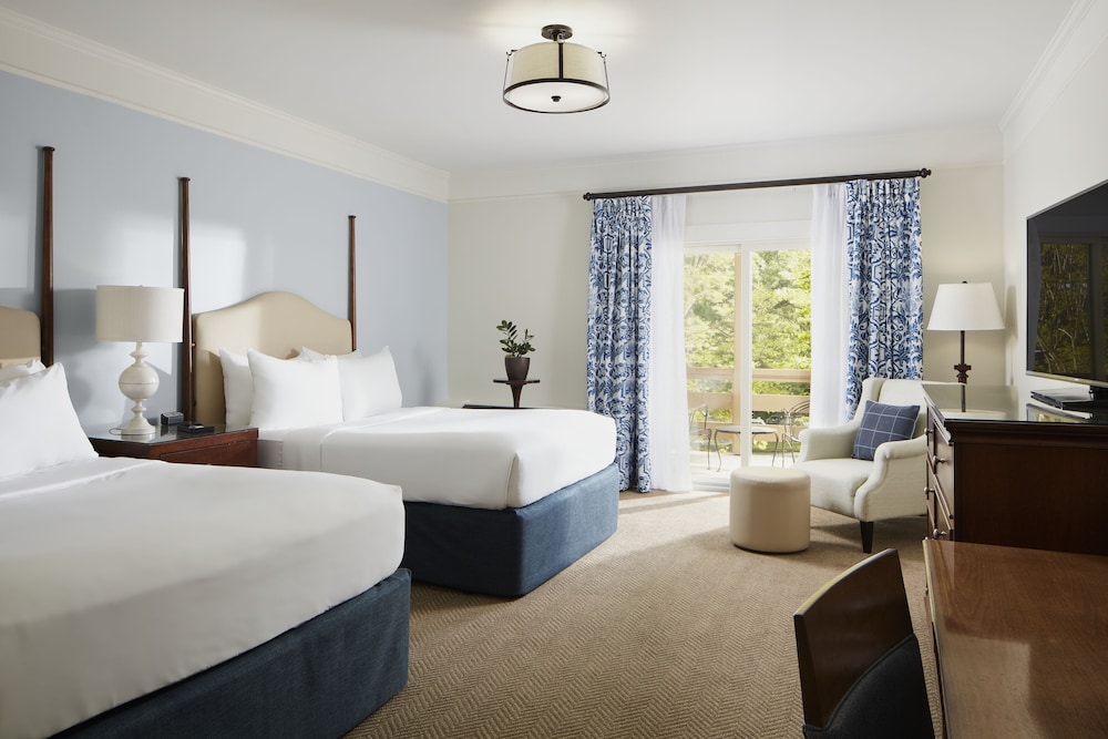 RESORT, DELUXE, 2 QUEEN BEDS