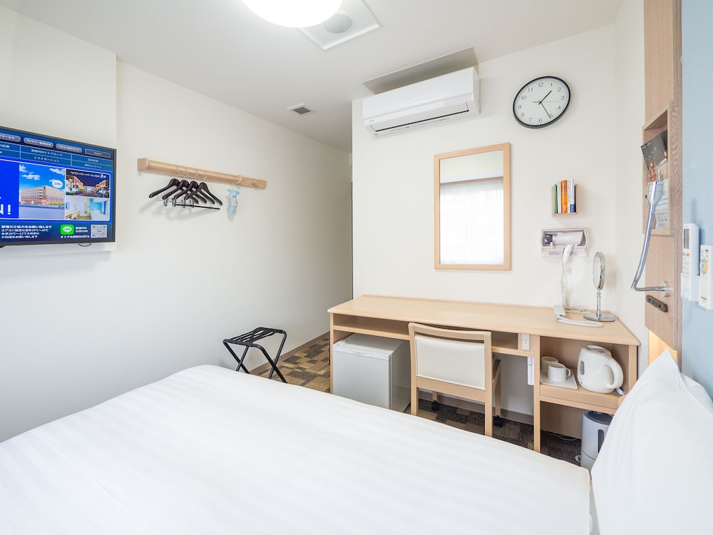 ECONOMY, DOUBLE BED, SMOKING