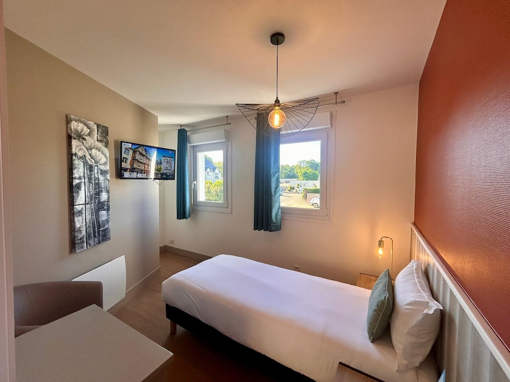 Brit Hotel Aux Hortensias 15/55