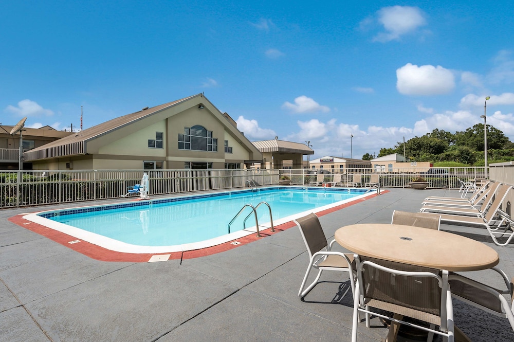 Best Western University Inn 6/42