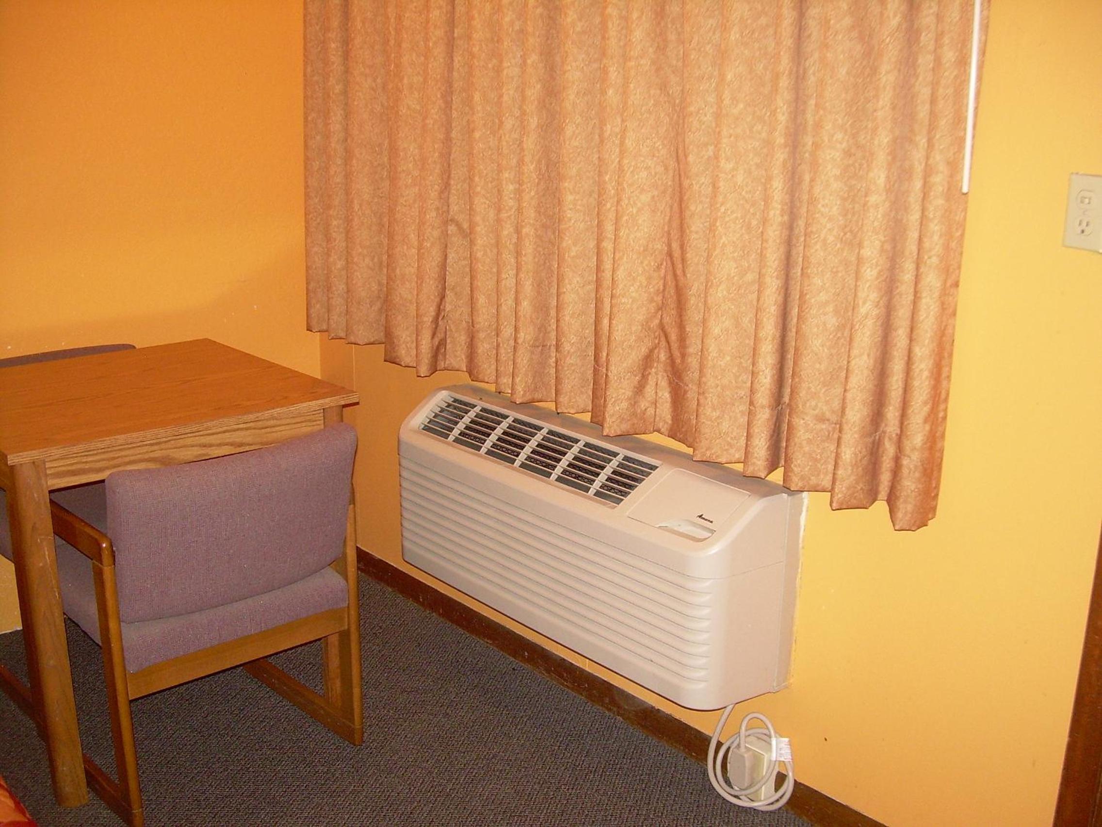 83 Motel 14/28