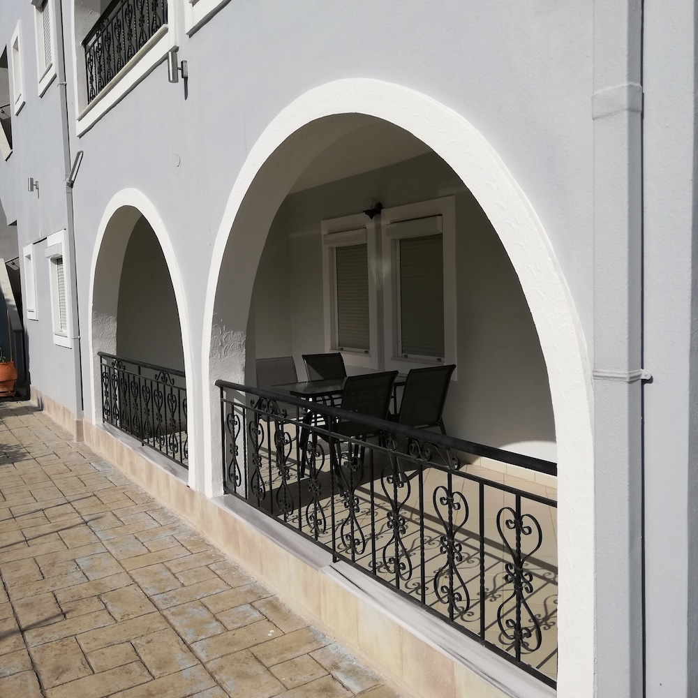 Delphin Rooms Sivota 46/50