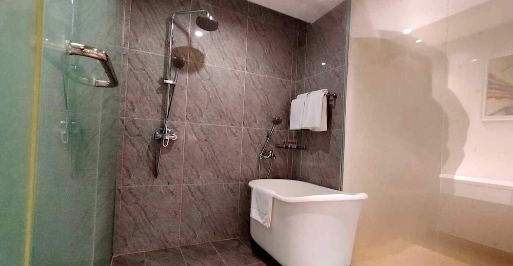 Top Holiday Hotel 50/52