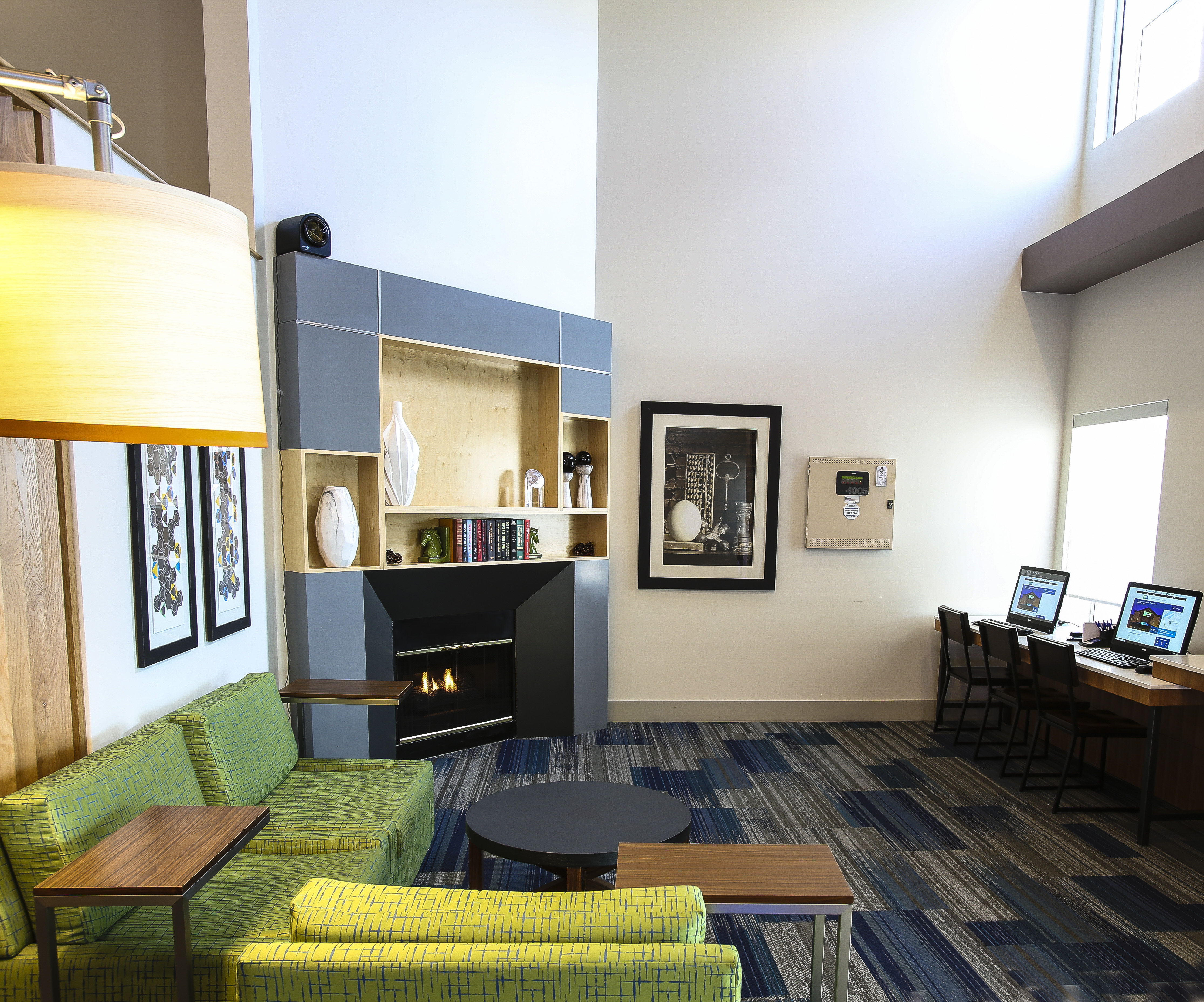 Holiday Inn Express Hotel And Suites Phoenix Airport 39/56