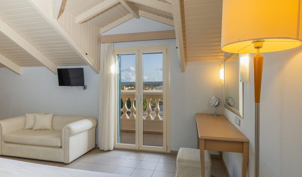 Ionian Plaza Hotel 36/50
