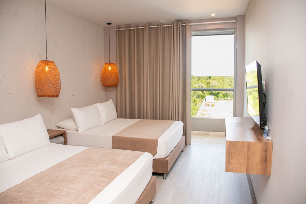 Ciela Hotel & Beach Club 8/22