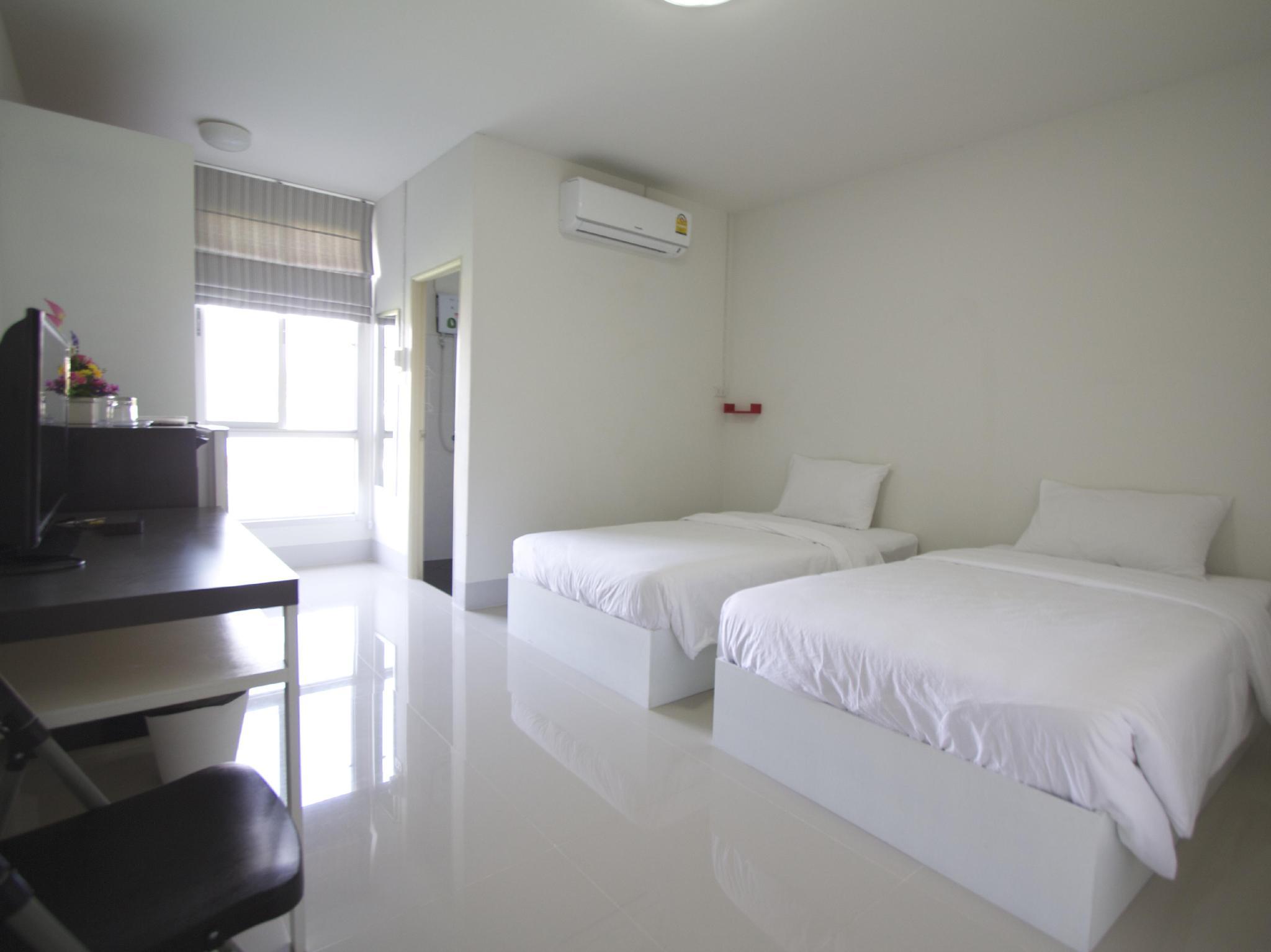 Room, Twin Beds