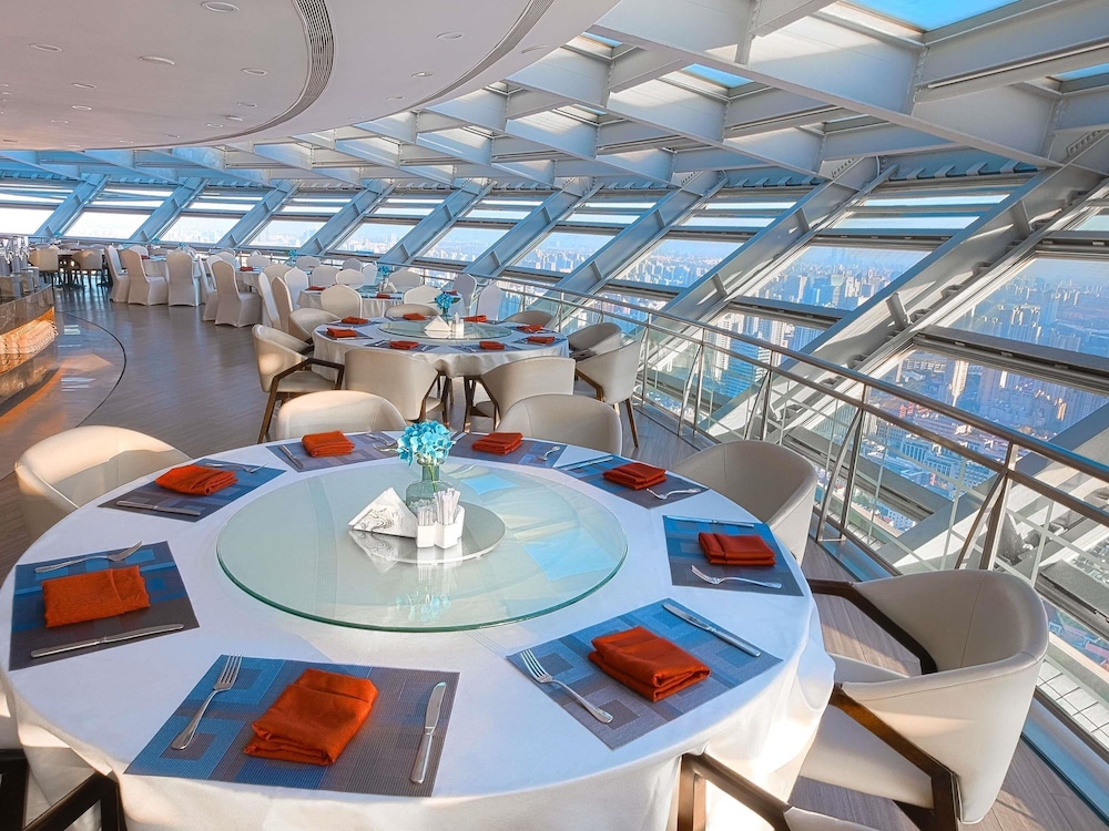 Novotel Shanghai Atlantis 55/68